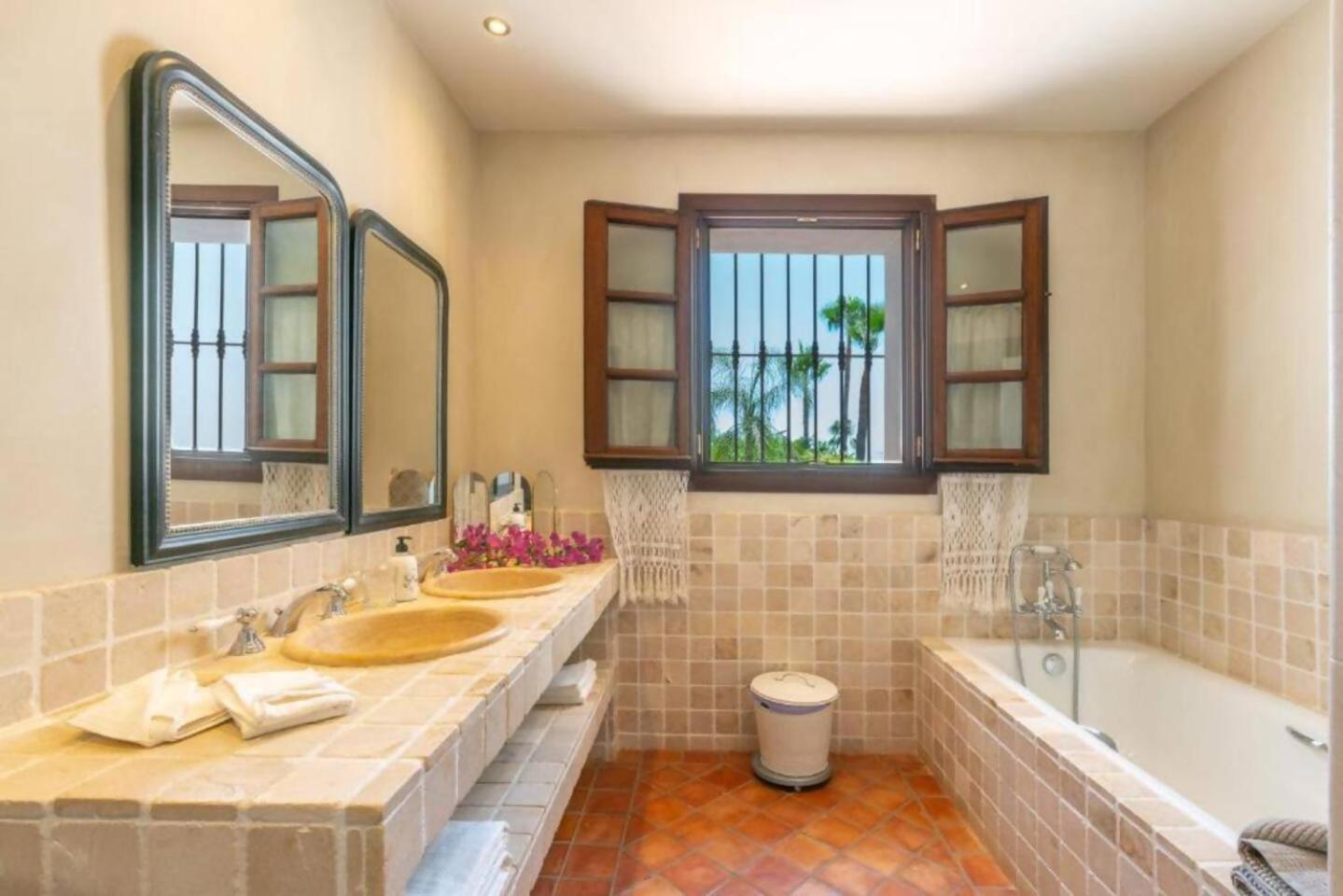 Villa Casa Sol. Encantadora villa con piscina Marbella Esterno foto